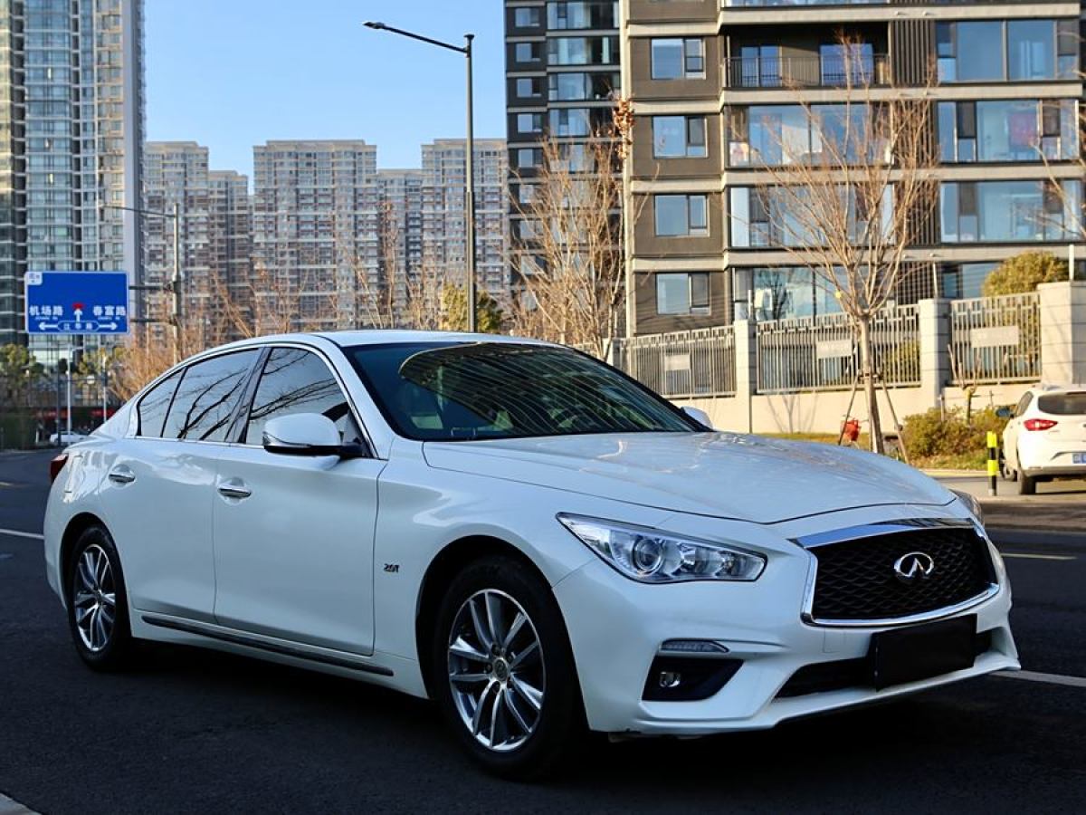 英菲尼迪 Q50L  2018款  2.0T 舒適版 國VI圖片