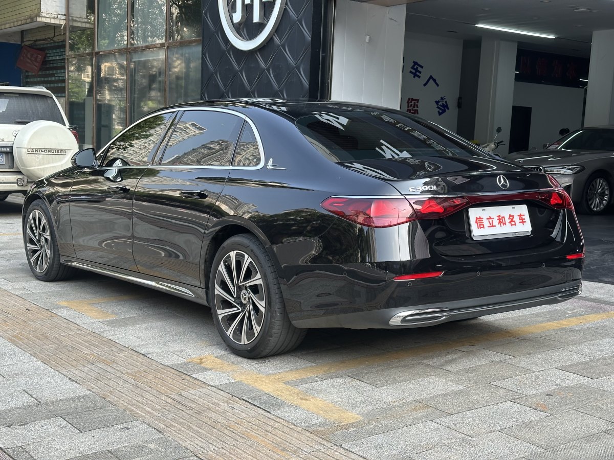 奔馳 奔馳E級(jí)  2024款 E 300 L 豪華型圖片