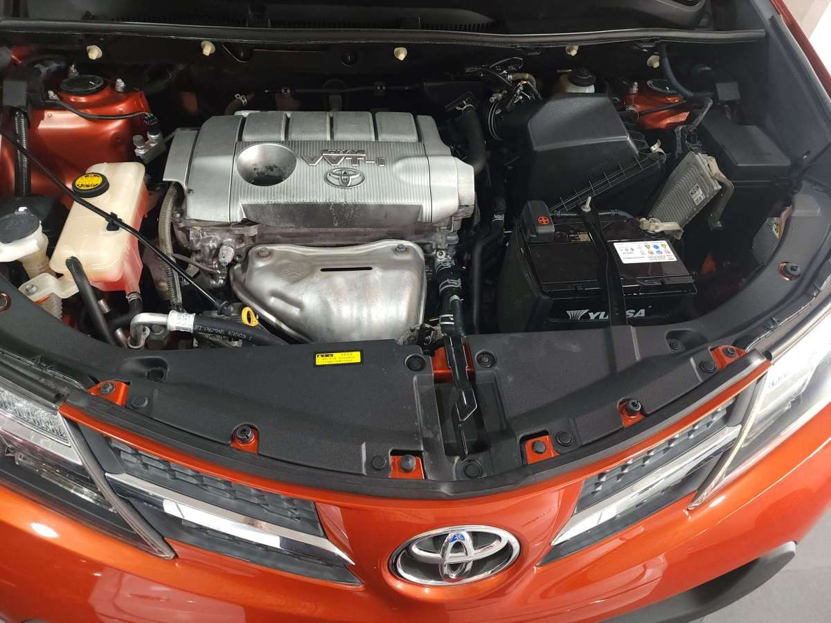 2013年6月豐田 RAV4榮放  2013款 2.5L 自動(dòng)四驅(qū)尊貴版