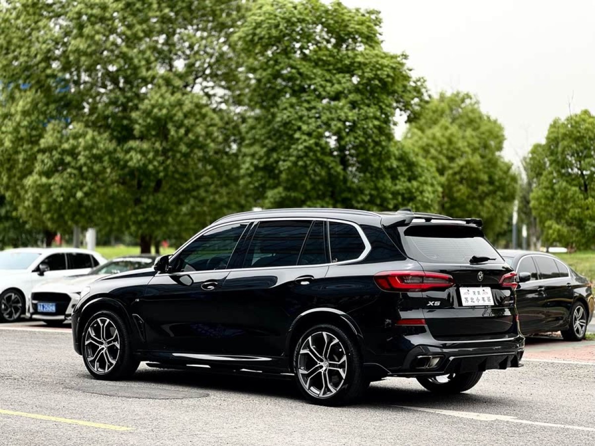 寶馬 寶馬X5  2022款 xDrive40i 尊享型 M運(yùn)動(dòng)套裝圖片