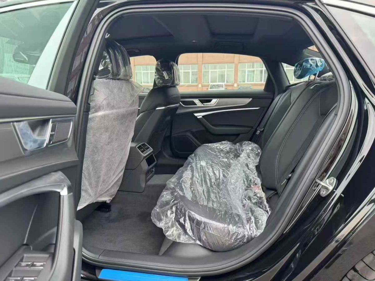 奧迪 奧迪A6L  2025款 40 TFSI 豪華動(dòng)感型圖片
