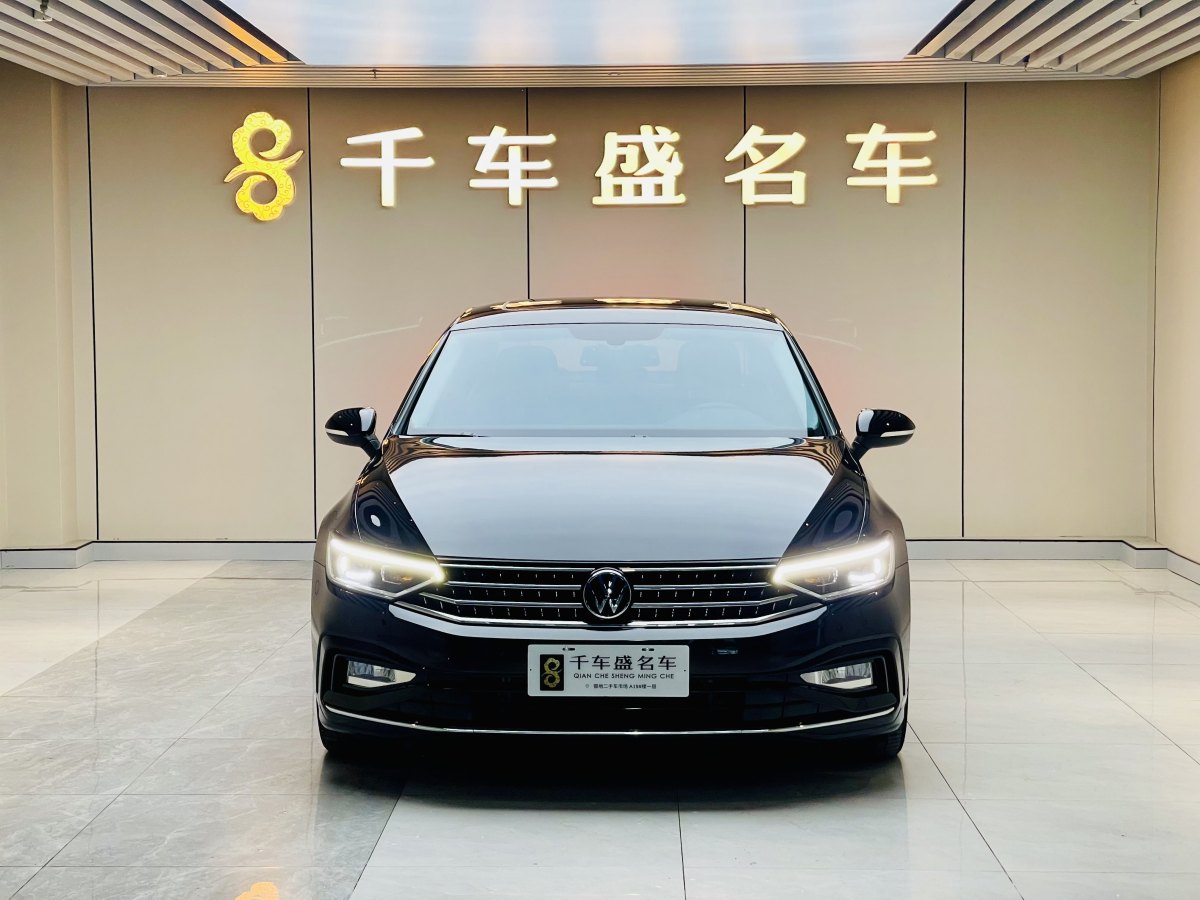 大眾 邁騰  2023款 200萬輛紀念版 330TSI DSG領(lǐng)先型圖片