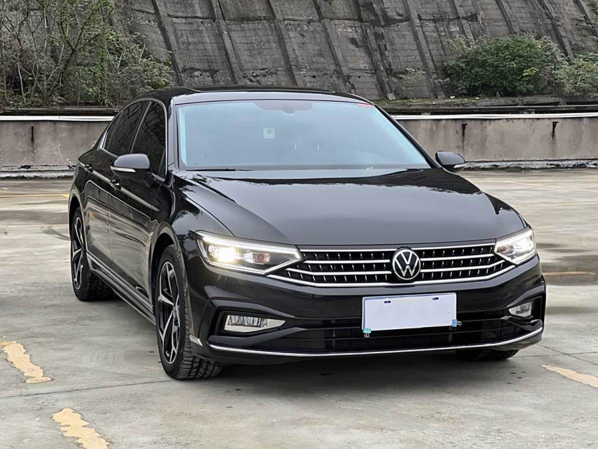 大眾 邁騰  2023款 200萬輛紀念版 330TSI DSG領(lǐng)先型圖片