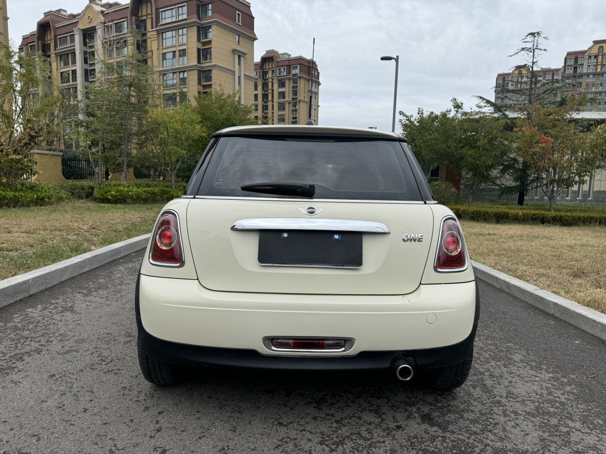 2014年2月MINI COUNTRYMAN  2011款 1.6L ONE