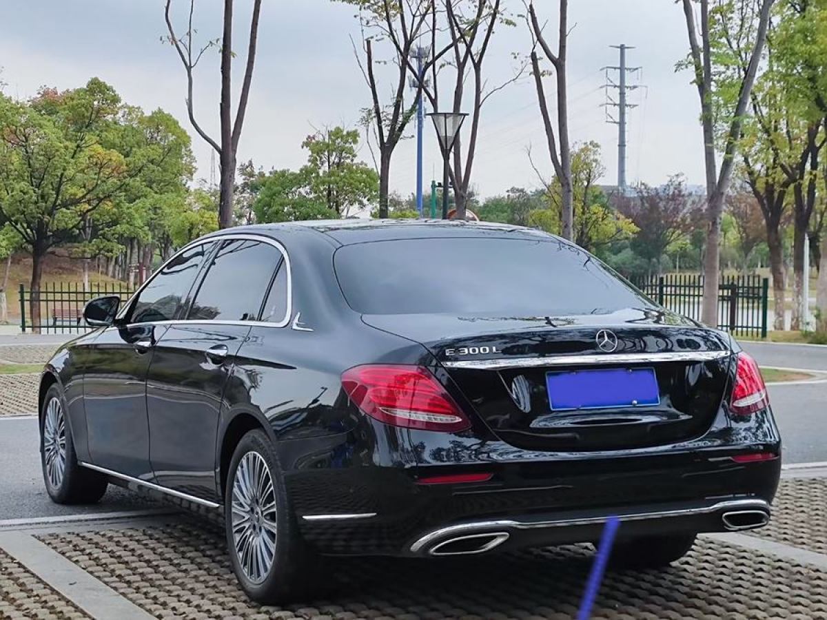 奔馳 奔馳E級  2019款 改款 E 300 L 豪華型圖片