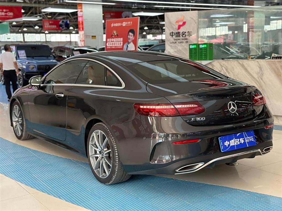 奔馳 奔馳E級  2023款 E 300 轎跑車圖片