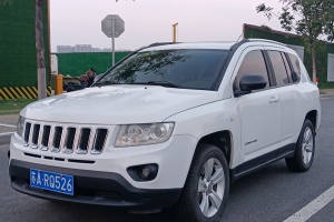 指南者 Jeep 2.4L 四驅(qū)運(yùn)動(dòng)版