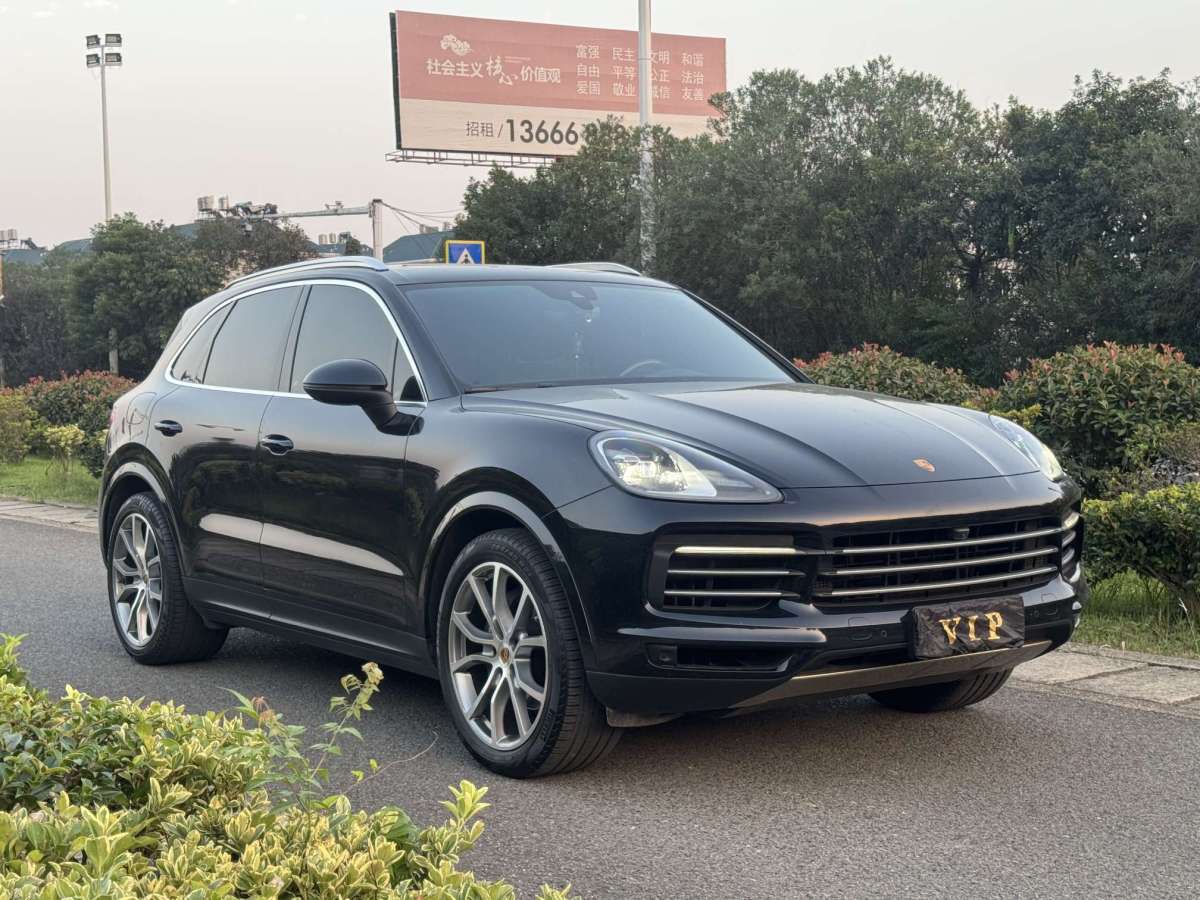 保時(shí)捷 Cayenne  2022款 Cayenne 3.0T 鉑金版圖片