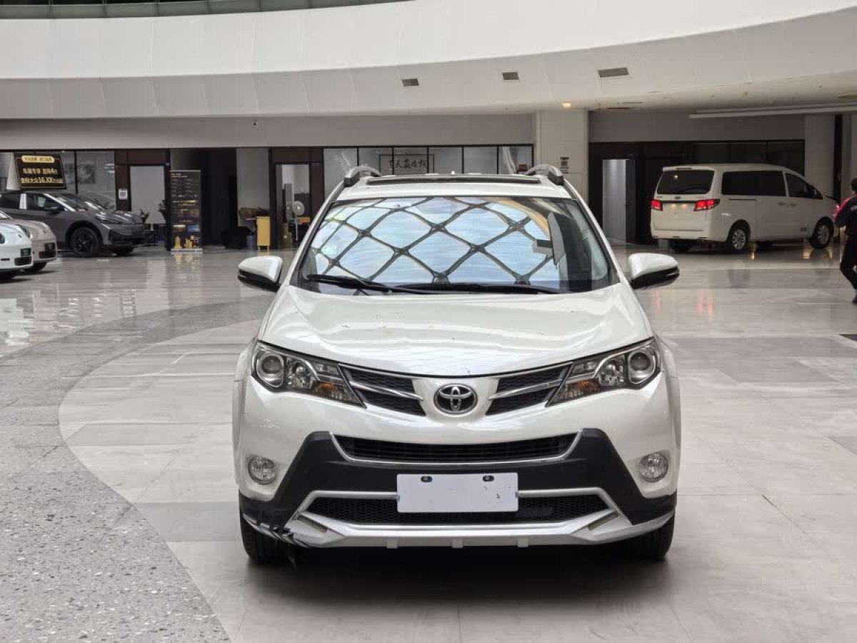 豐田 RAV4榮放  2015款 2.0L CVT兩驅(qū)風(fēng)尚版圖片