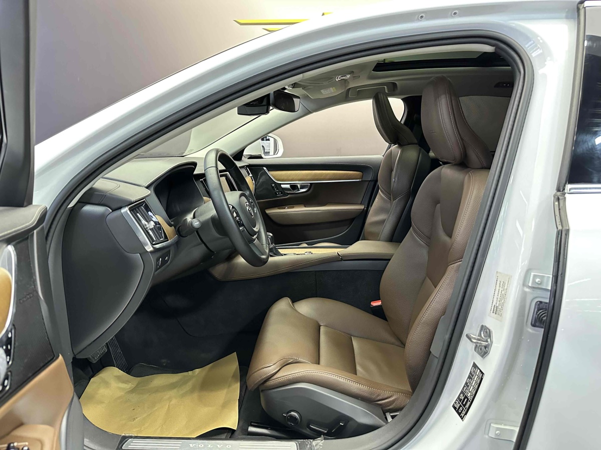 沃爾沃 S90  2020款 改款 T5 智遠(yuǎn)豪華版圖片