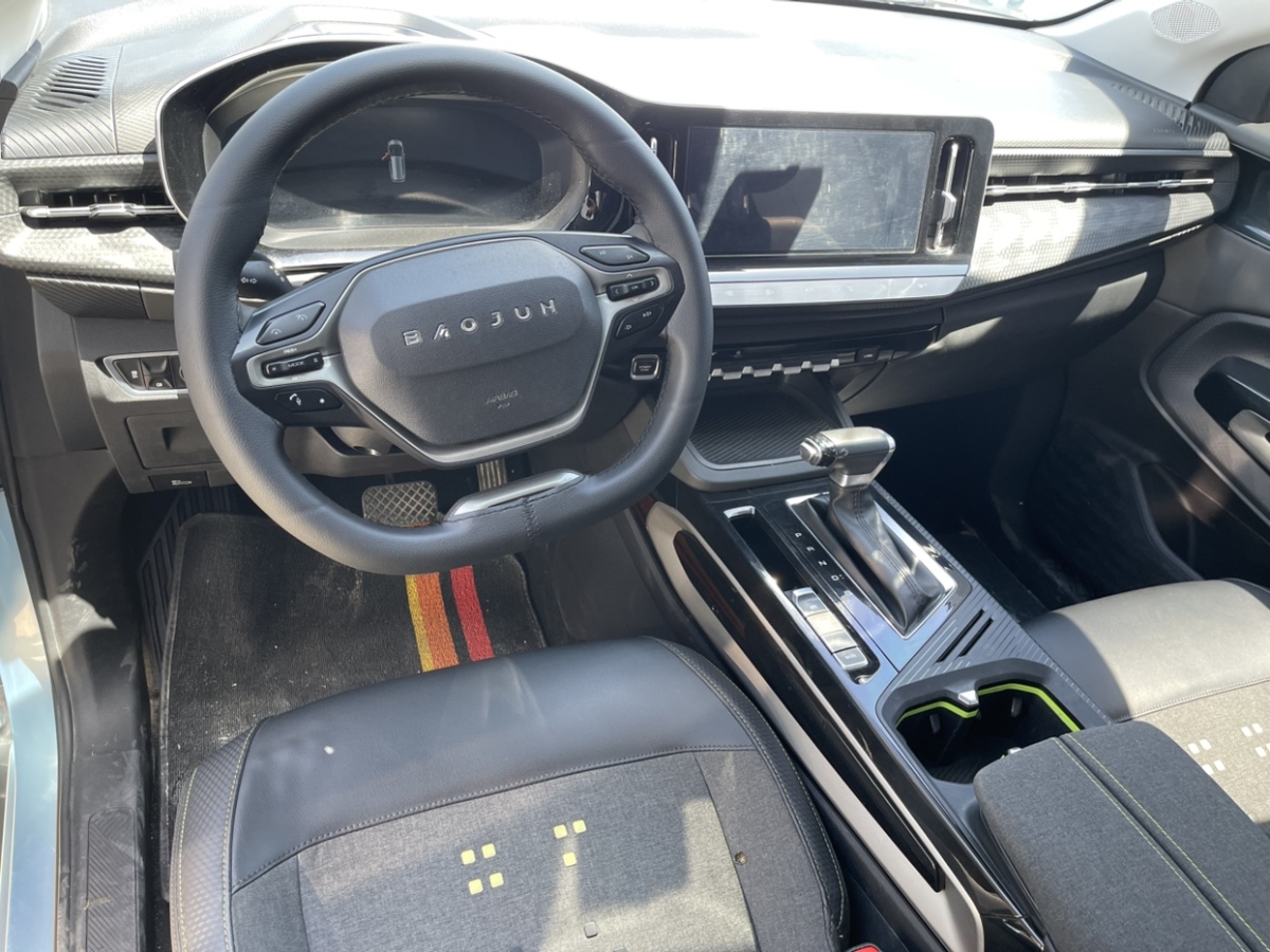 寶駿 RM-5  2019款 1.5T CVT 24小時(shí)在線精英型 6座圖片