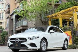 奔馳A級 奔馳 改款 A 200 L 運動轎車動感型