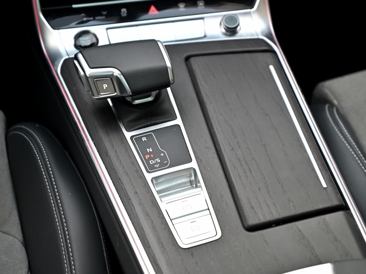 奧迪 奧迪A6L  2024款 45 TFSI quattro 臻選動感型圖片