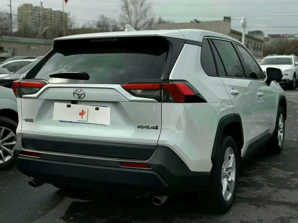 豐田 RAV4榮放  2022款 2.0L CVT四驅(qū)風(fēng)尚版圖片