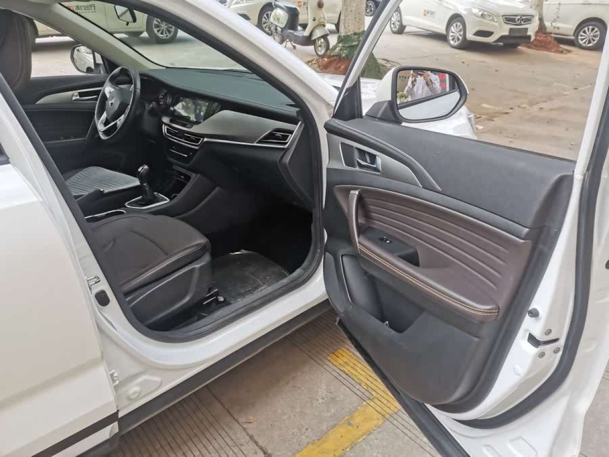長安 CS35 PLUS  2019款 1.6L 手動暢聯(lián)版 國VI圖片