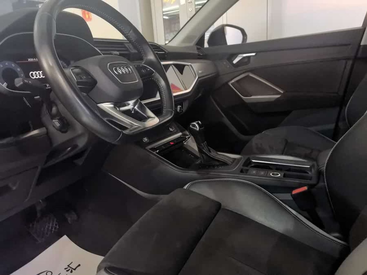 奧迪 奧迪Q3  2020款 35 TFSI 時尚動感型圖片