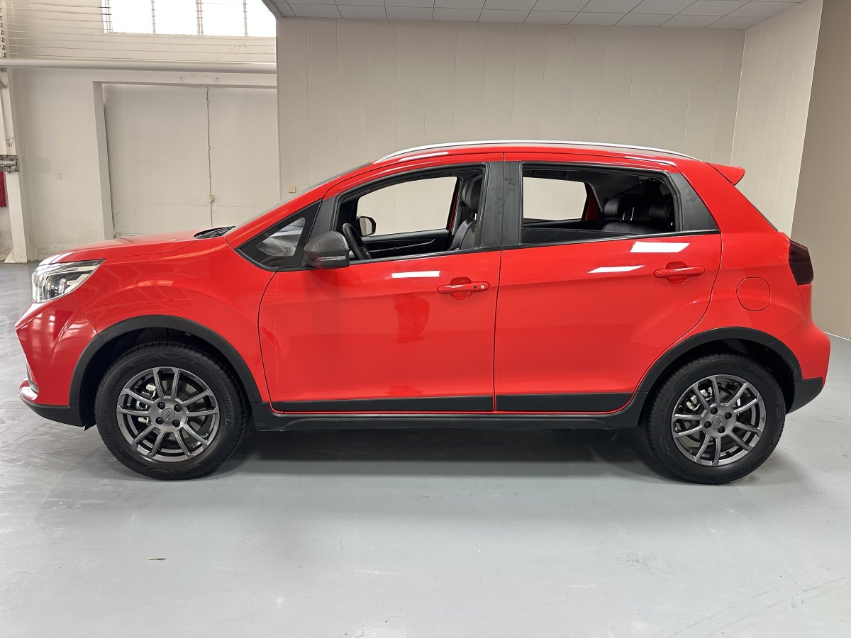 吉利 遠(yuǎn)景X3  2021款 PRO 1.5L CVT尊貴型圖片