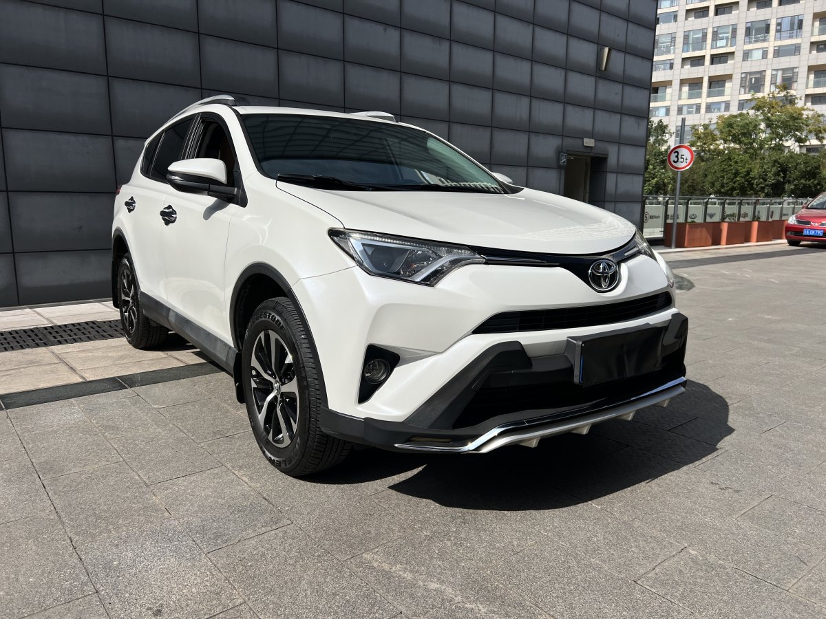 2017年6月豐田 RAV4  2016款 榮放 2.0L CVT兩驅(qū)都市版