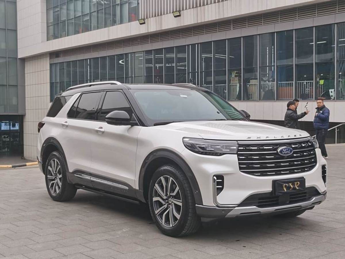 福特 探險(xiǎn)者  2023款 EcoBoost 285 四驅(qū)鈦金版 6座圖片