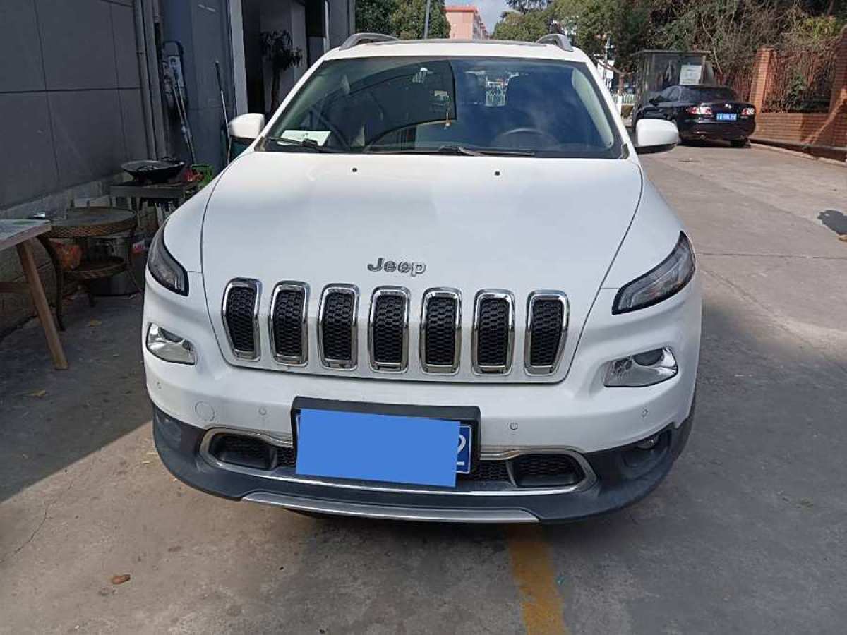 Jeep 自由光  2016款 2.4L 專業(yè)版圖片