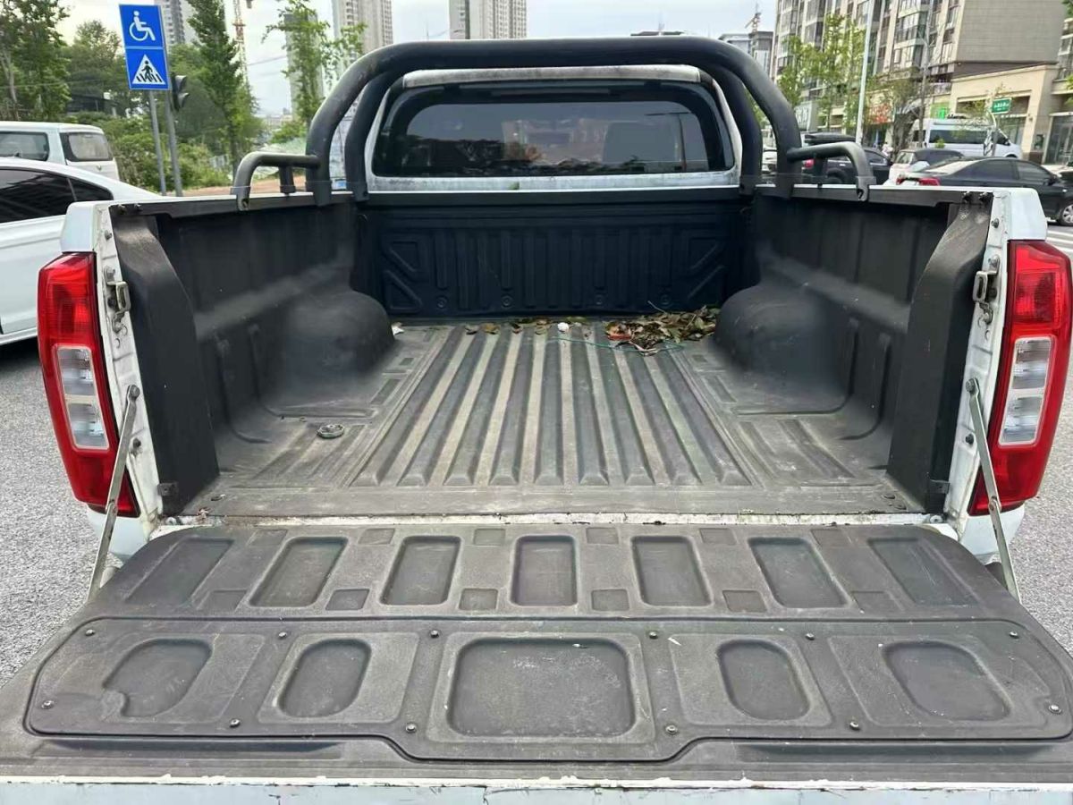 長城 炮  2019款 2.0T商用版手動柴油兩驅(qū)精英型標(biāo)箱GW4D20M圖片