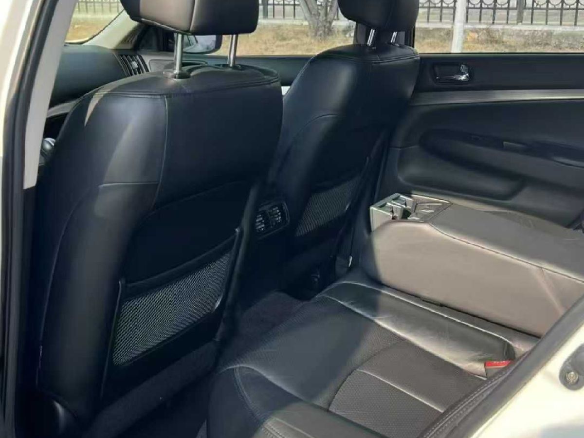 英菲尼迪 QX60  2014款 3.5L 兩驅(qū)卓越版圖片