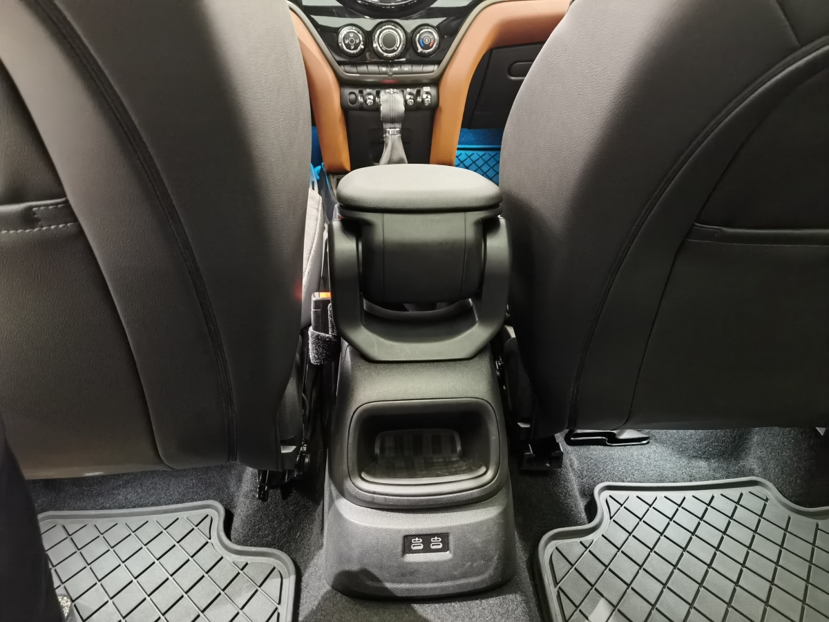 2019年6月MINI COUNTRYMAN  2018款 1.5T COOPER ALL4 賽車手