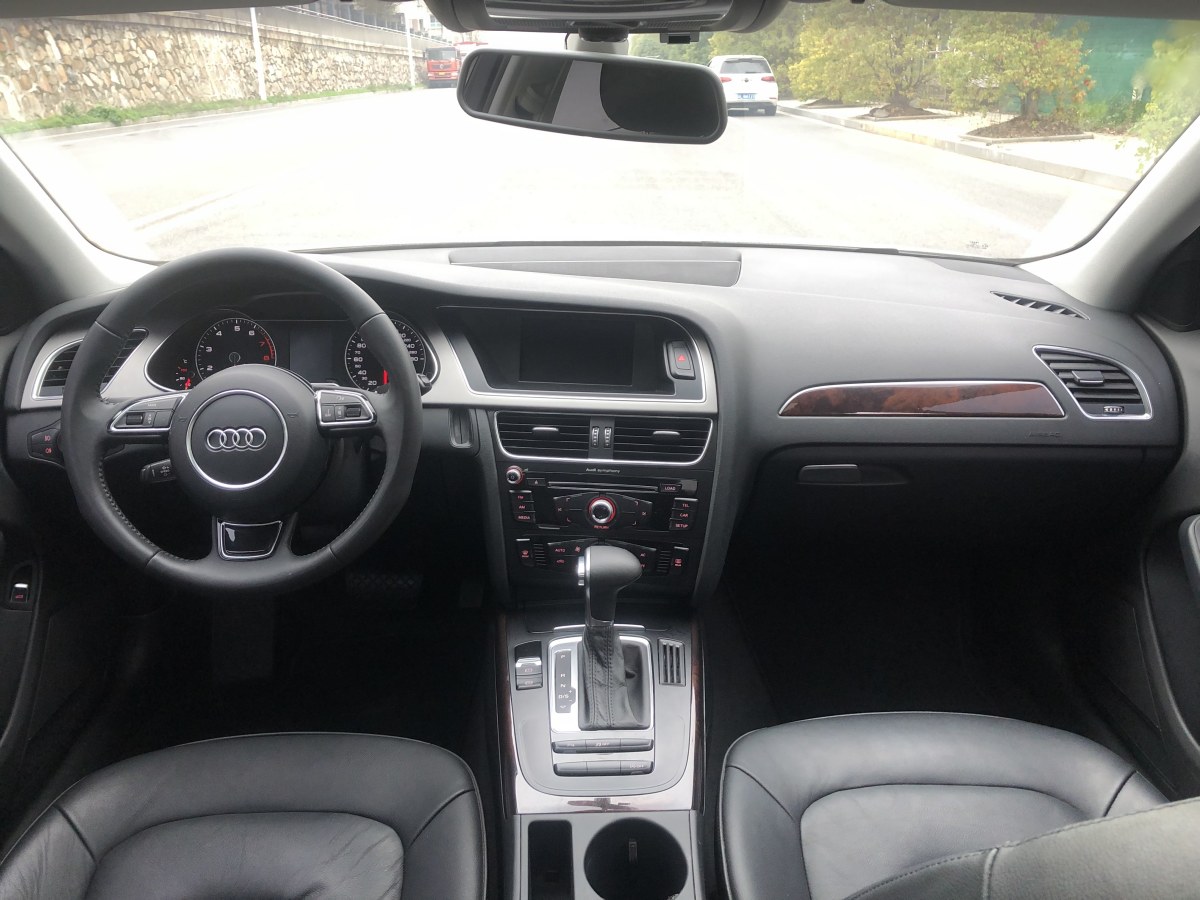 2013年8月奧迪 奧迪A4L  2013款 35 TFSI 自動舒適型