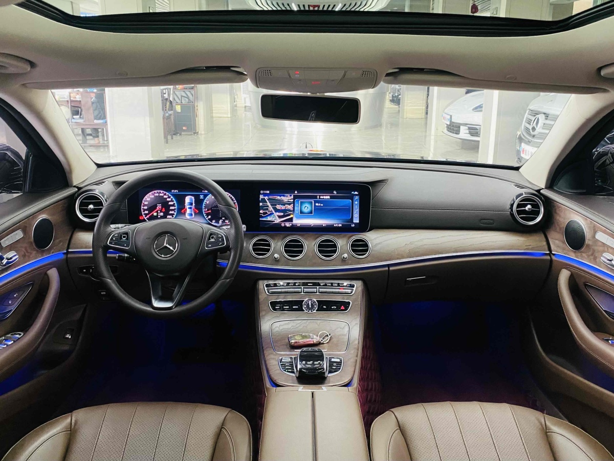 2018年10月奔驰 奔驰E级  2018款 改款 E 300 L 豪华型
