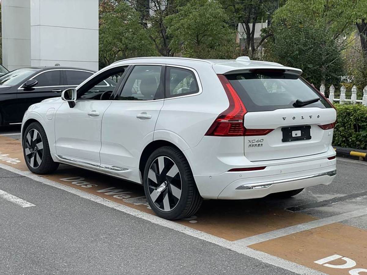 2023年7月沃爾沃 XC60新能源  2024款 T8 插電混動 長續(xù)航四驅智雅豪華版