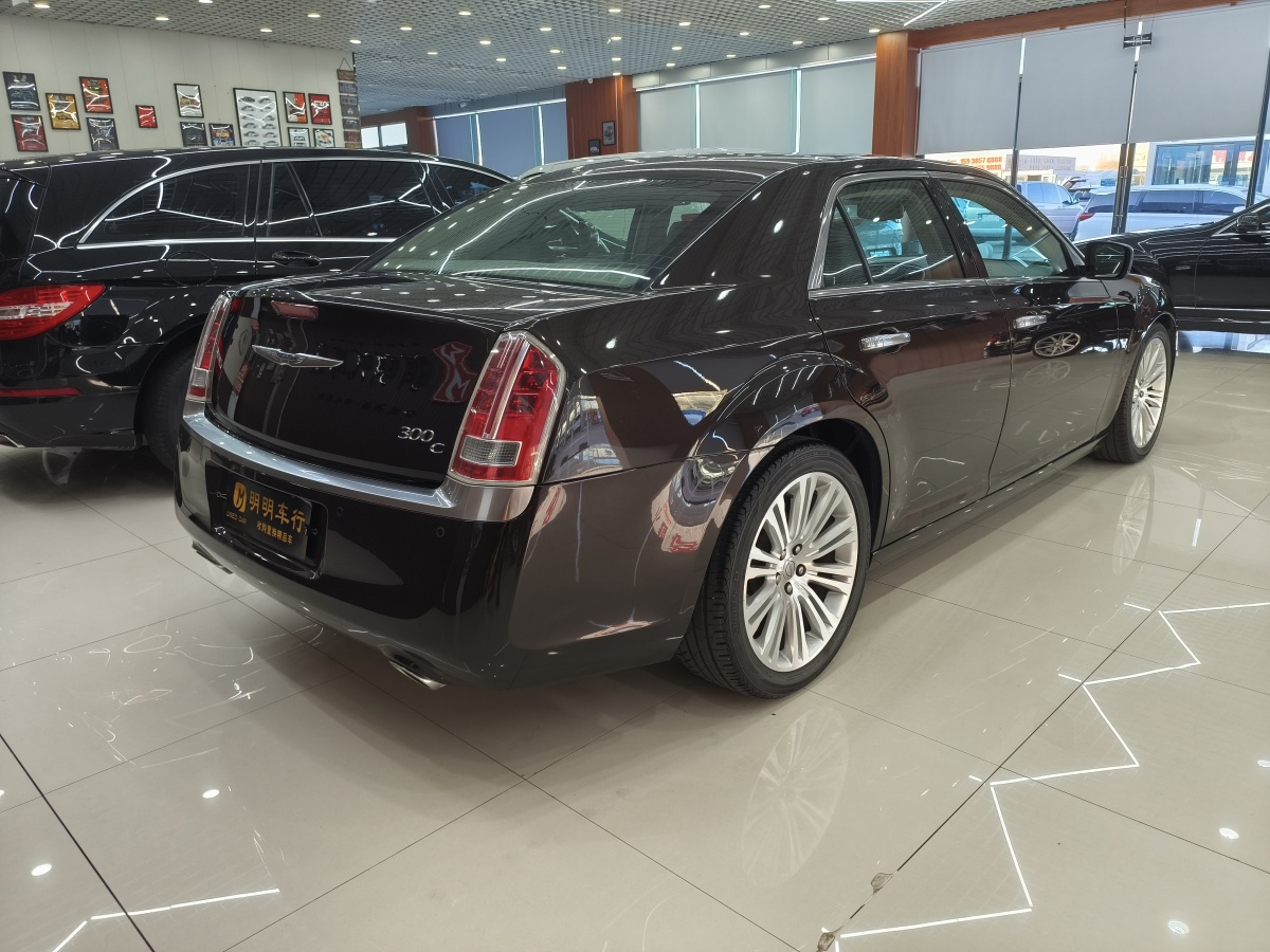 克萊斯勒 300C  2012款 3.6L 豪華版圖片