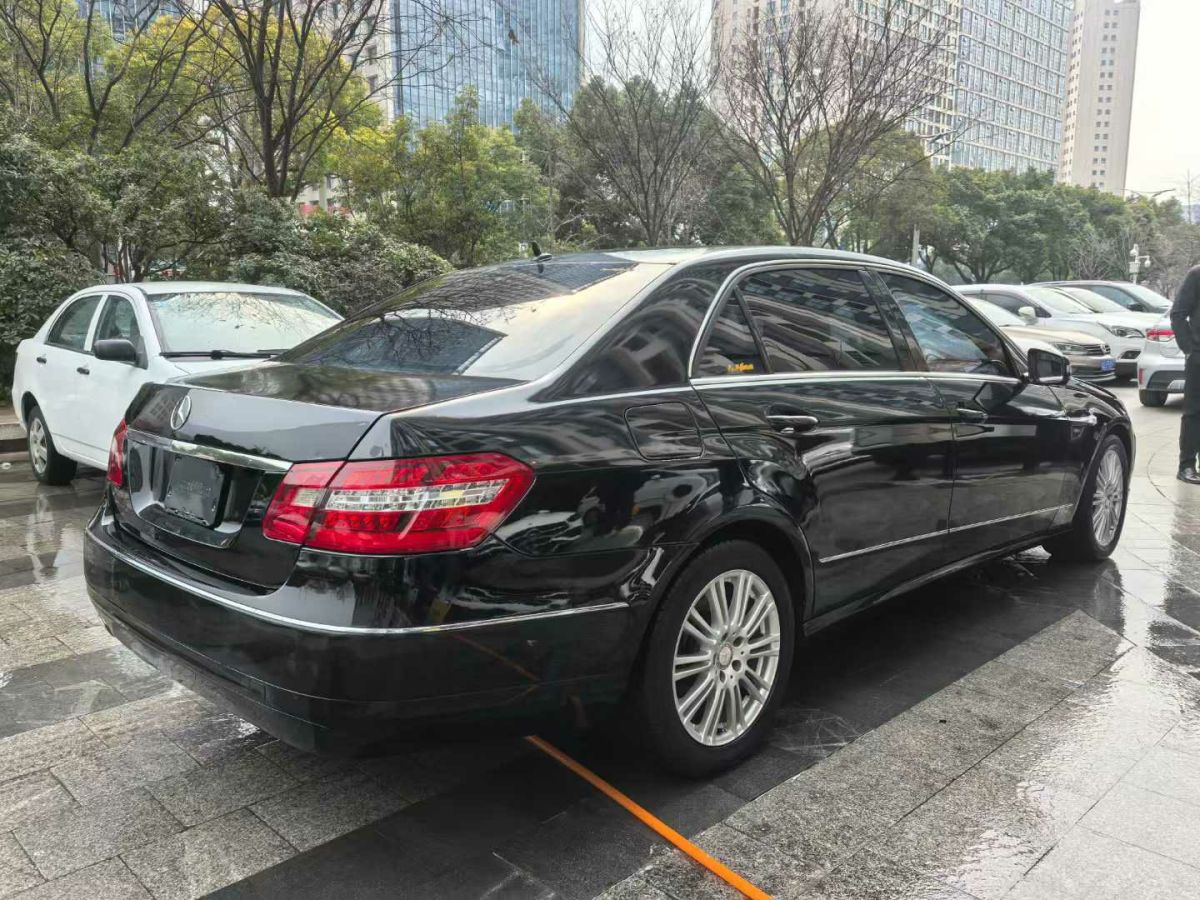 奔馳 奔馳E級  2013款 E 260 L CGI優(yōu)雅型圖片