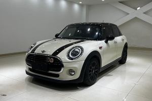 MINI MINI 1.5T COOPER 經(jīng)典派 五門版