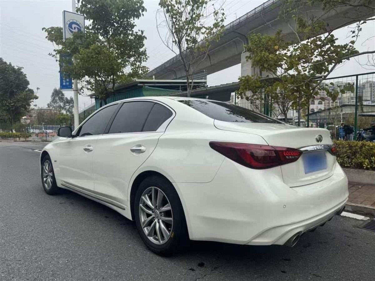 英菲尼迪 Q50L  2021款 2.0T 舒適版圖片