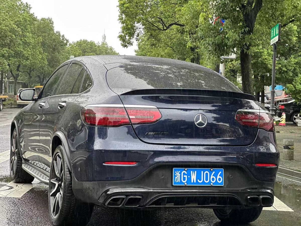 2018年5月奔馳 奔馳GLC  2021款 GLC 260 4MATIC 轎跑SUV