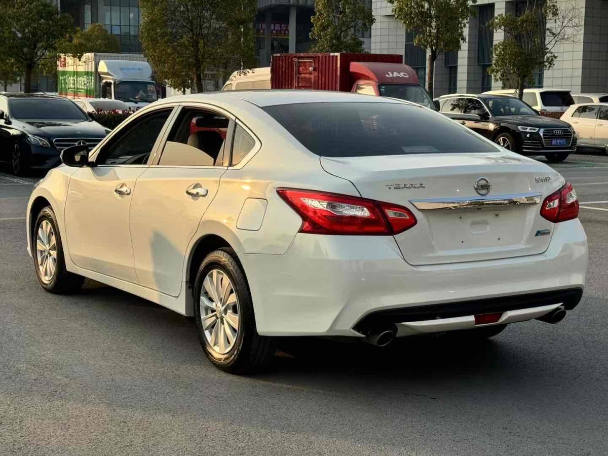 日產(chǎn) 天籟  2016款 改款 2.0L XL舒適版圖片