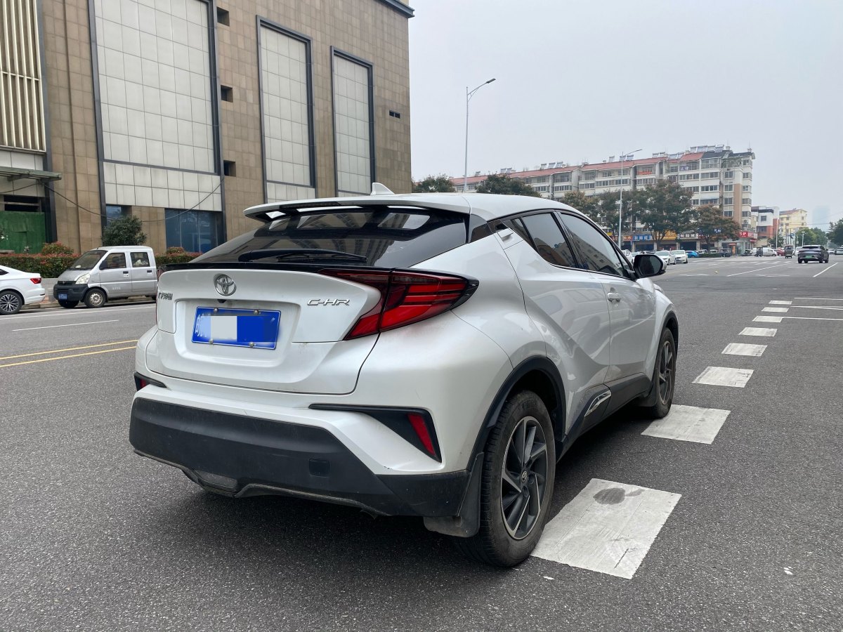 2021年12月豐田 C-HR  2021款 2.0L 豪華版