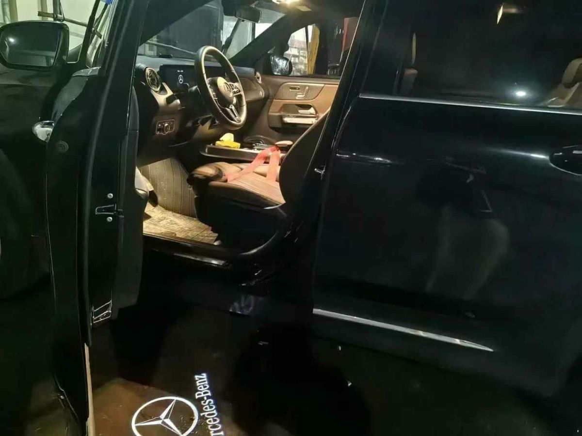 奔馳 奔馳GLC  2023款 GLC 260 L 4MATIC 動感型 5座圖片