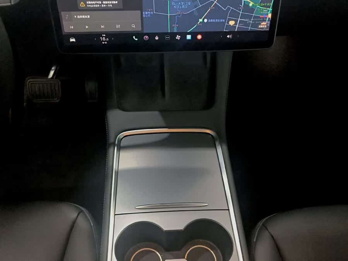 特斯拉 Model Y  2021款 標準續(xù)航后驅版圖片