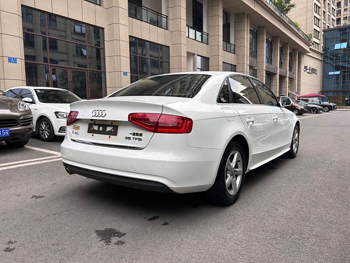 奥迪 奥迪A4L  2015款 35 TFSI 自动标准型图片