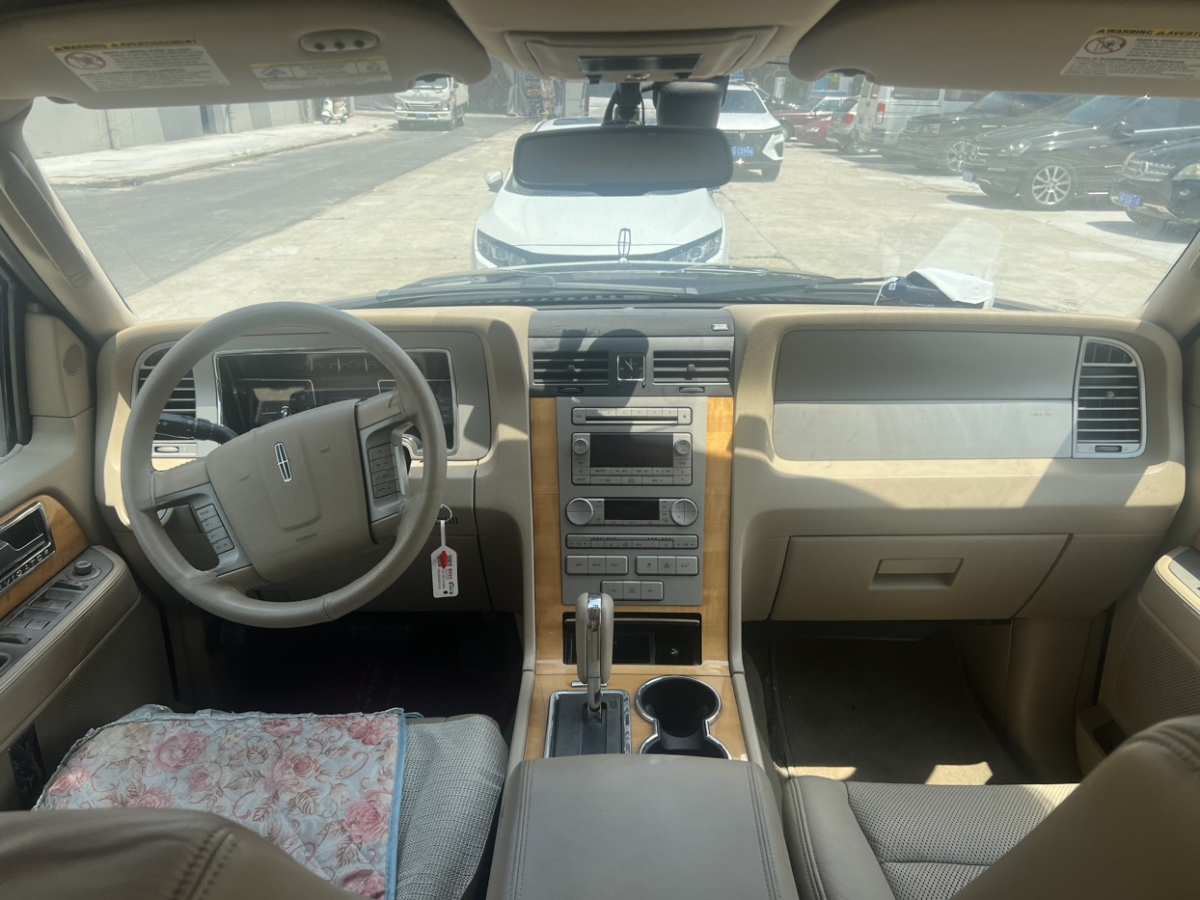 林肯 領(lǐng)航員  2004款 5.4L圖片