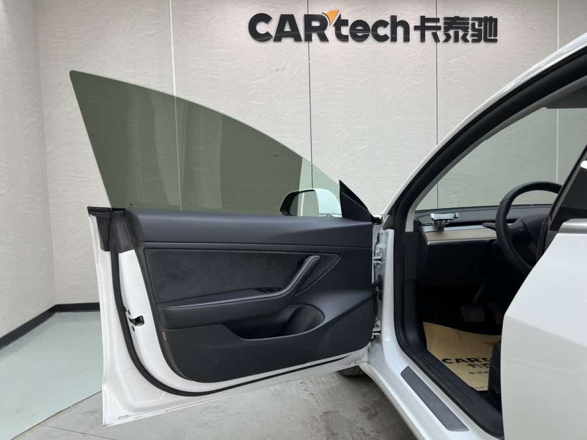 特斯拉 Model 3  2020款 改款 標(biāo)準(zhǔn)續(xù)航后驅(qū)升級版圖片