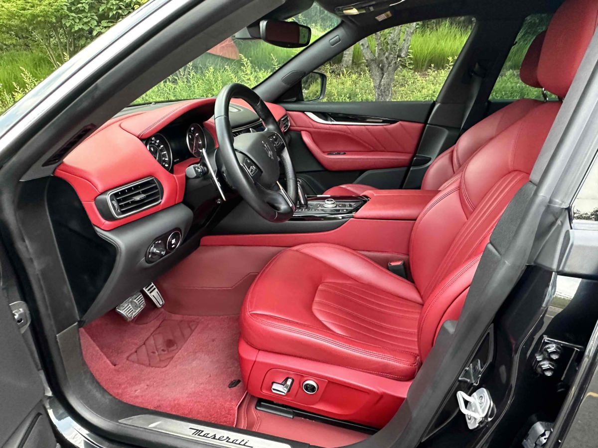 瑪莎拉蒂 Levante  2022款 2.0T GT鋒芒版圖片