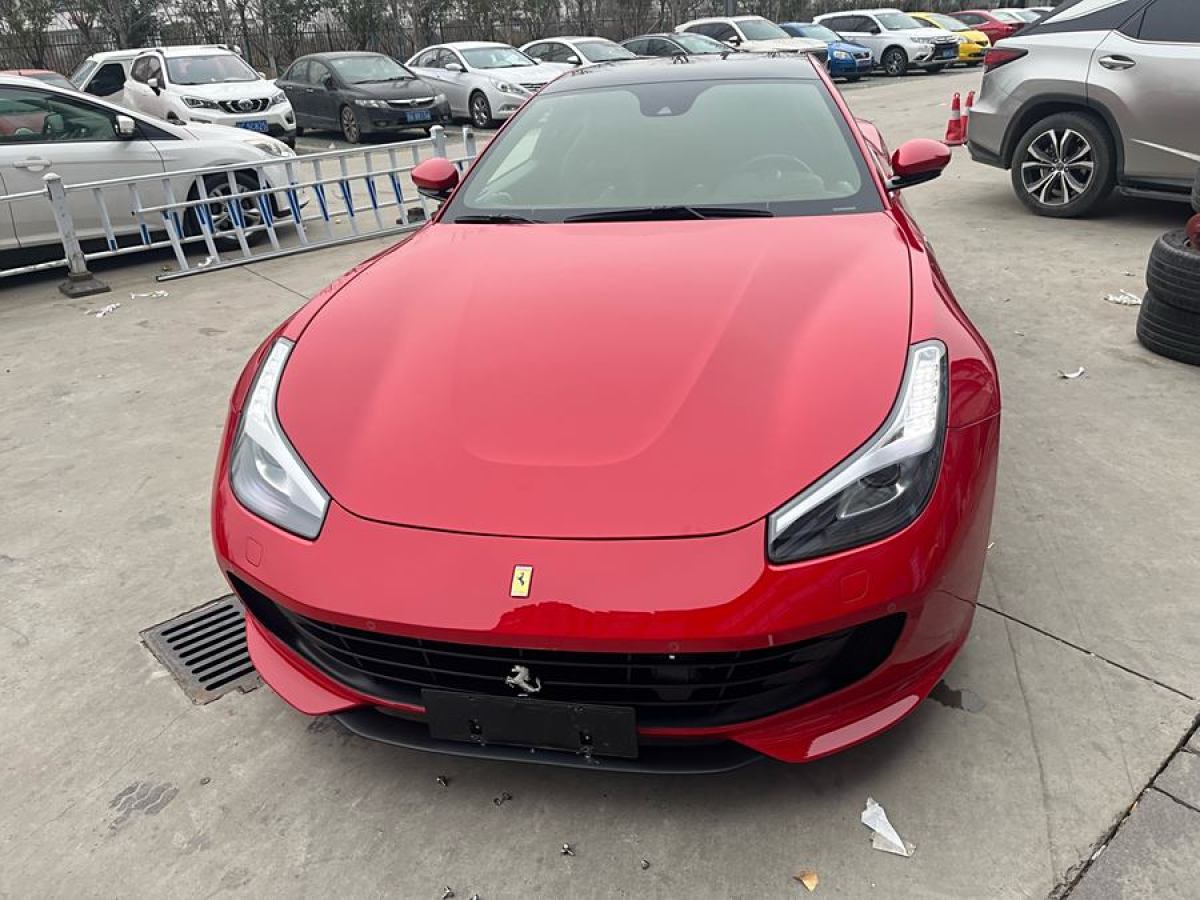 2019年10月法拉利 GTC4Lusso  2017款 3.9T V8