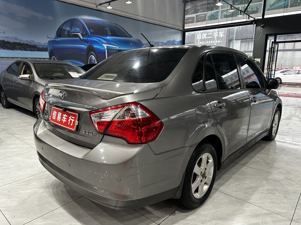 啟辰 D50  2014款 1.6L 自動(dòng)精彩版圖片