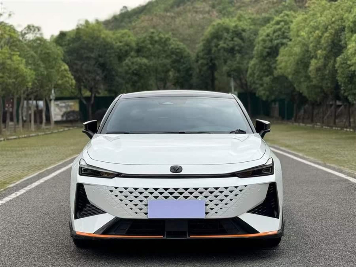 長(zhǎng)安 長(zhǎng)安UNI-V  2024款 1.5T 尊貴運(yùn)動(dòng)型圖片
