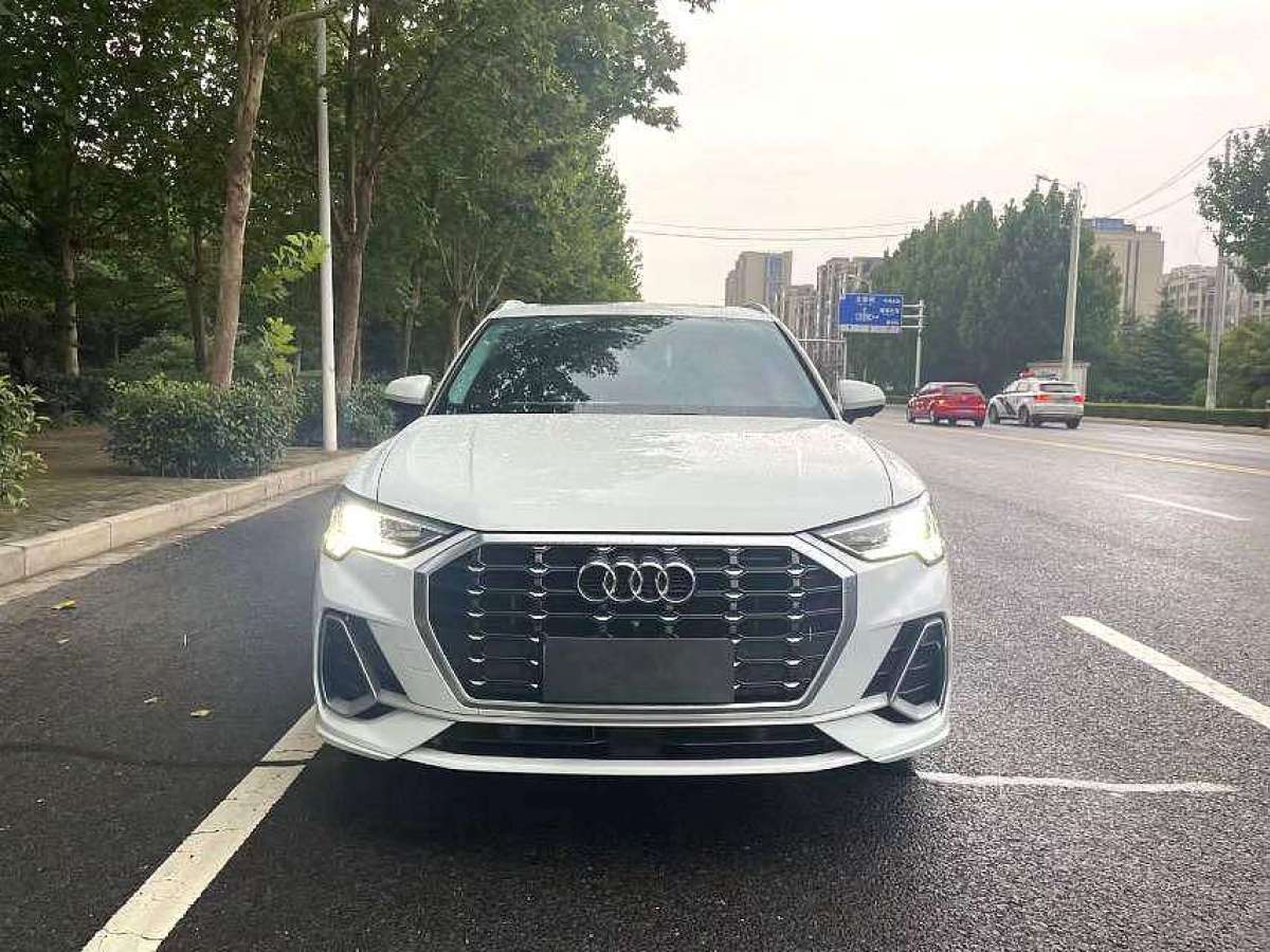 奧迪 奧迪Q3  2019款  35 TFSI 進(jìn)取動(dòng)感型圖片