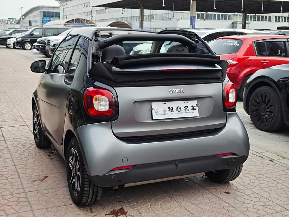 2019年3月smart fortwo  2018款 0.9T 66千瓦敞篷先鋒版