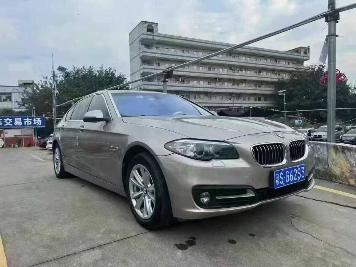 寶馬 寶馬2系  2016款 218i 1.5T 領(lǐng)先型圖片