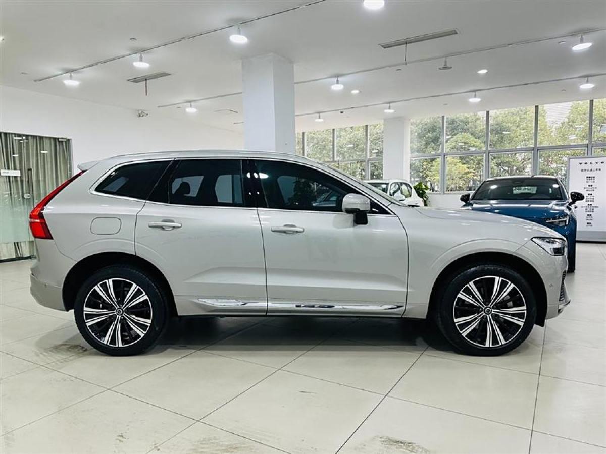 2021年11月沃爾沃 XC60新能源  2025款 插電式混動 長續(xù)航四驅(qū)智雅豪華版